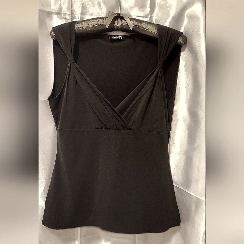 Tahari sleeveless blouse